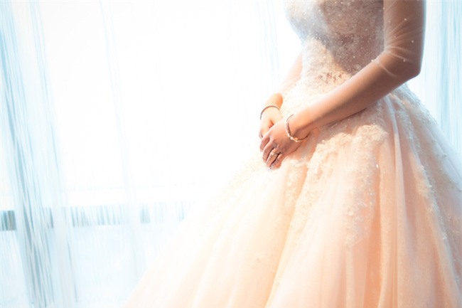 Cặp đôi Việt sinh sống tại Mỹ kỳ công dành gần 1 năm để chuẩn bị đám cưới độc lung linh với bạt ngàn hoa - Ảnh 11.