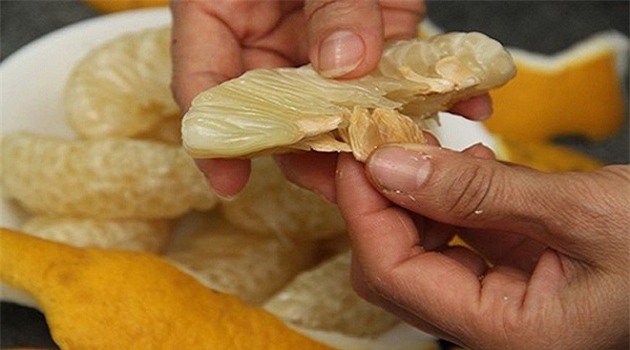 Không chỉ hoa bưởi, rất nhiều bộ phận khác từ cây bưởi mà bạn có thể sử dụng để chữa bệnh - Ảnh 4.