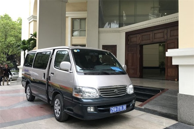 Xe công: Vì sao “nuôi” đắt, bán rẻ