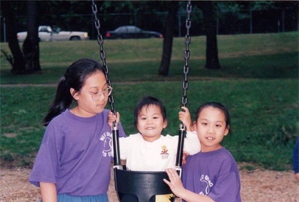 Priscilla Chan cùng 2 em gái của mình