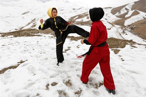 Ẩn mình ở "Tuyệt tình cốc", mỹ nữ luyện kung-fu - 12