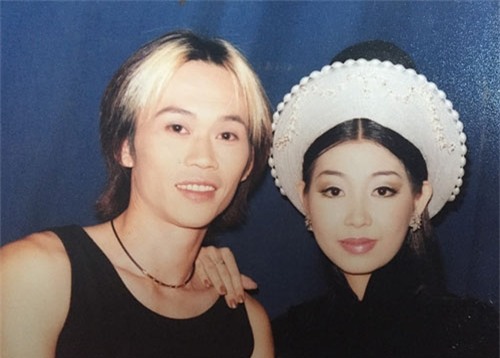 Ca sĩ Hà My: "Hoài Linh yêu tôi khi đã có vợ" - 2