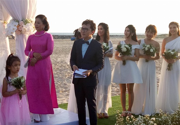 Diễn viên “Cổng mặt trời” Nguyệt Ánh và chồng Ấn Độ làm đám cưới lãng mạn trên biển - Ảnh 3.