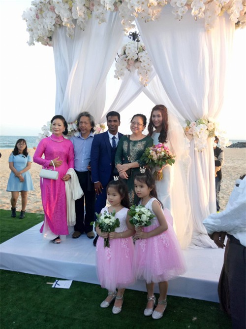 Diễn viên “Cổng mặt trời” Nguyệt Ánh và chồng Ấn Độ làm đám cưới lãng mạn trên biển - Ảnh 5.