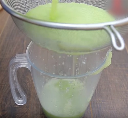 tang can tang ca vong eo, ngoc trinh da phai lam loai nuoc nay de uong moi ngay - 7