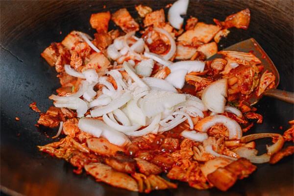 thit ba chi rang kim chi la mieng, chi 10 phut la xong - 3