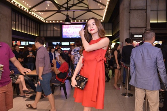 hồ ngọc hà, Kong: Skull Island, đạo diễn Kong: Skull Island, Jordan Vogt – Roberts, sao Việt