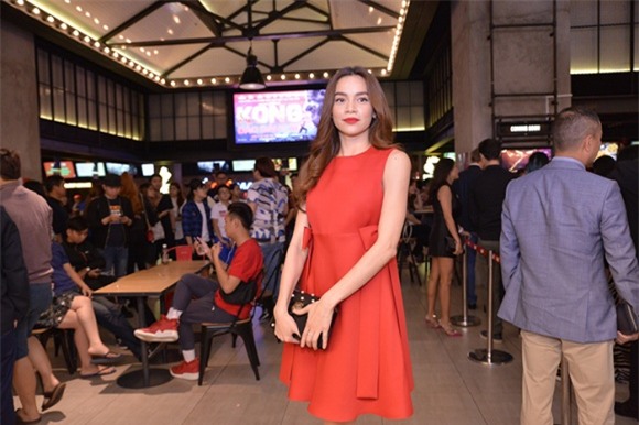 hồ ngọc hà, Kong: Skull Island, đạo diễn Kong: Skull Island, Jordan Vogt – Roberts, sao Việt