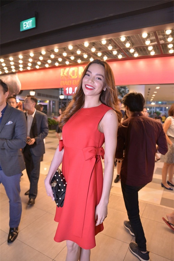 hồ ngọc hà, Kong: Skull Island, đạo diễn Kong: Skull Island, Jordan Vogt – Roberts, sao Việt