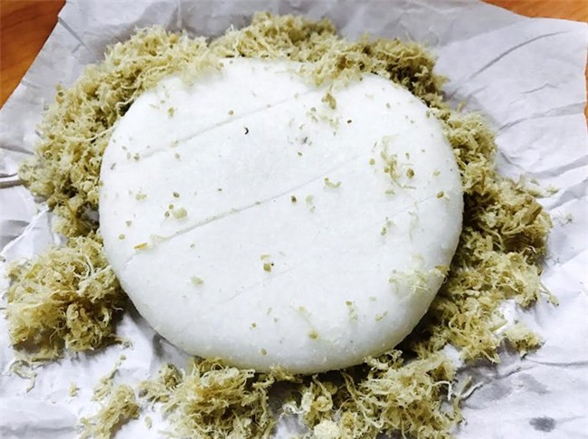 thánh bán cơm nắm, cơm nắm, bán cơm nắm vỉa hè, buôn bán vỉa hè