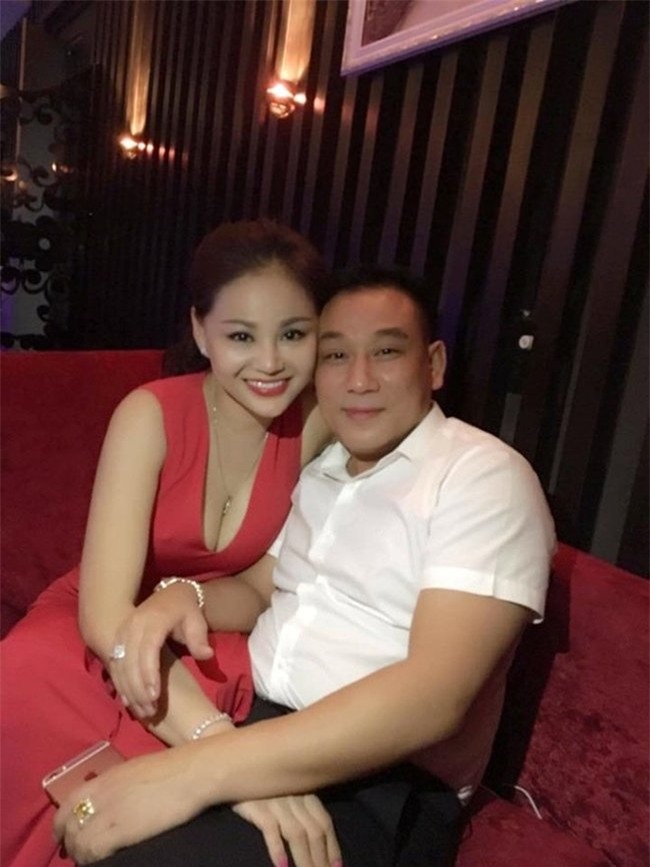 ve ngoai boc lua tuoi 45 cua my nhan duoc hoai linh "doi cuoi" nhieu lan hinh anh 10