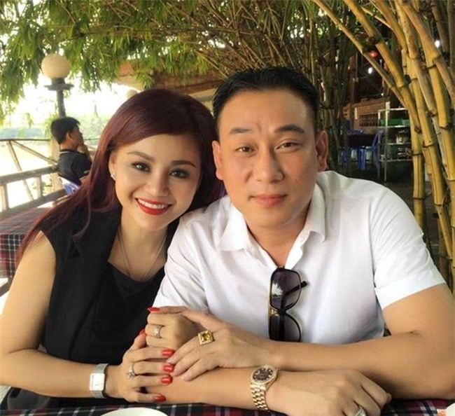 ve ngoai boc lua tuoi 45 cua my nhan duoc hoai linh "doi cuoi" nhieu lan hinh anh 11