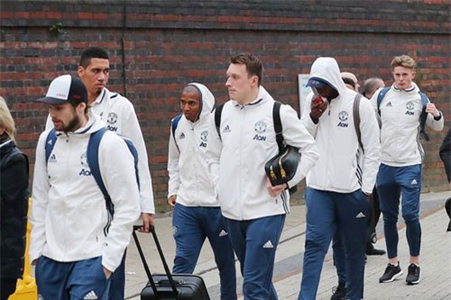 m.u nhan hang loat hung tin truoc dai chien voi chelsea hinh anh 1