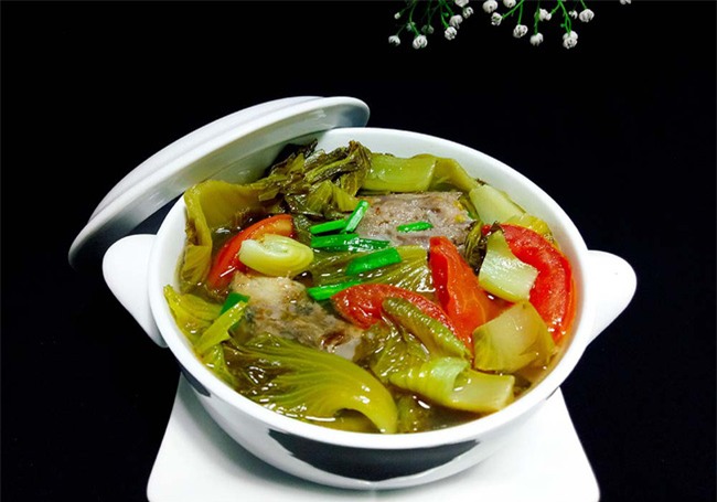 Canh dưa chua nấu kiểu này thì hao cơm phải biết - Ảnh 7.