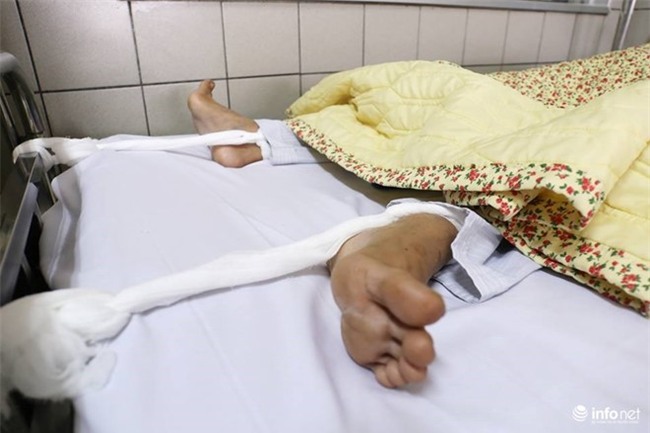 8 lan non ra chau mau, hon me cho ngay chet: Vi ruou hinh anh 2