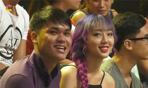 Cô gái tóc tím được tìm kiếm sau chương trình Giọng ải giọng ai - Ảnh 1.