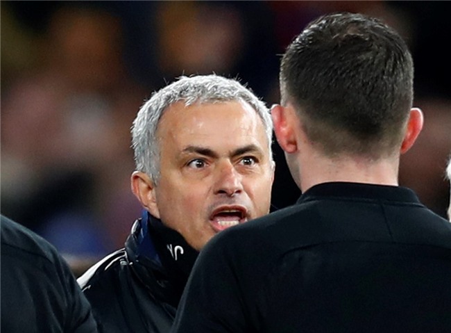 Beckham dan dau dan VIP den xem tran Chelsea gap MU hinh anh 9