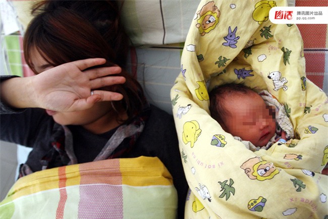 Câu chuyện thương tâm của những cô bé buộc phải làm mẹ trẻ con khi còn chưa kịp trưởng thành - Ảnh 8.