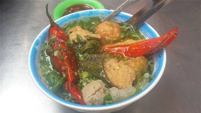 8 quán ăn nhìn tuềnh toàng nhưng ai thử một lần cũng gật gù đáng đồng tiền bát gạo - Ảnh 27.