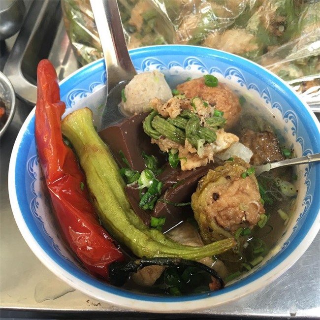 8 quán ăn nhìn tuềnh toàng nhưng ai thử một lần cũng gật gù đáng đồng tiền bát gạo - Ảnh 29.