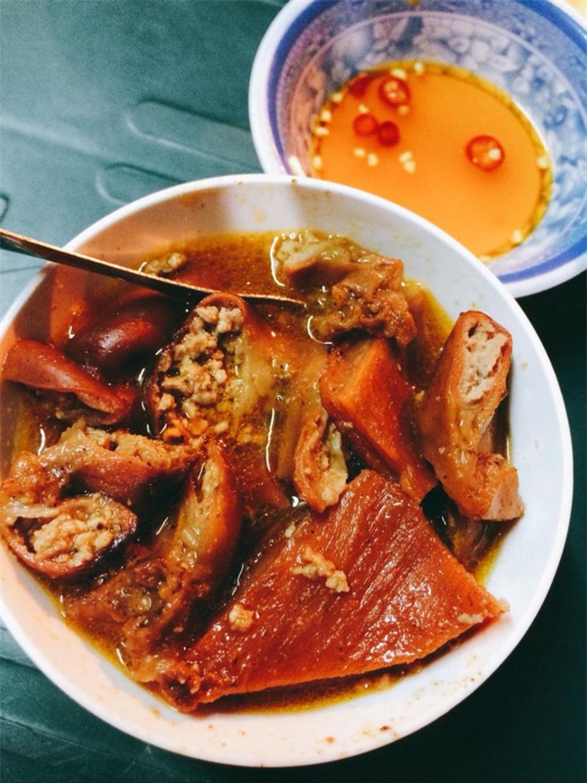 8 quán ăn nhìn tuềnh toàng nhưng ai thử một lần cũng gật gù đáng đồng tiền bát gạo - Ảnh 31.