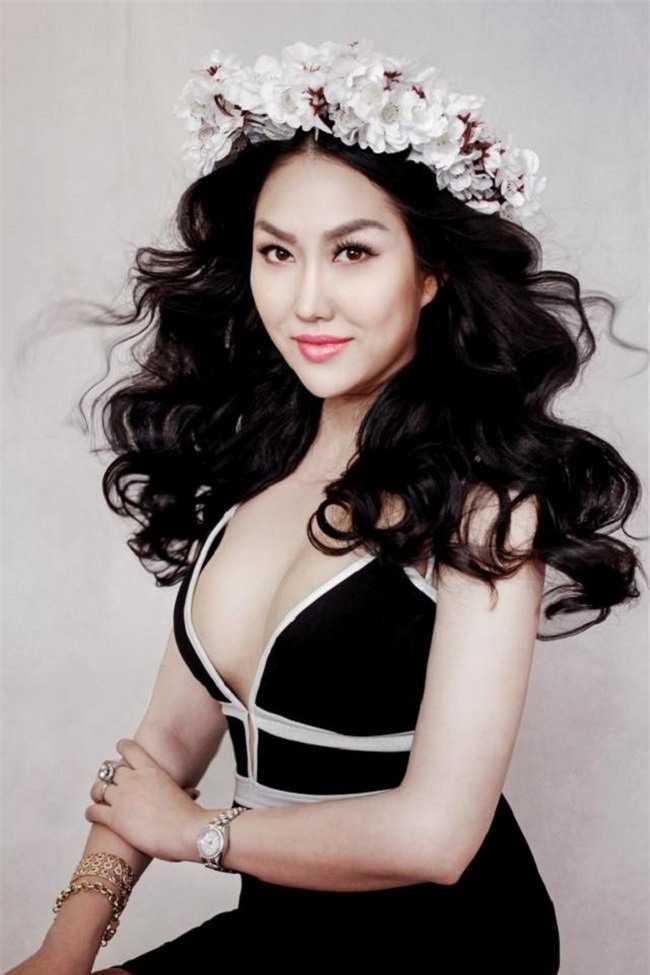 me don than vbiz "bung lua", trai tre cung phai "guc nga" hinh anh 11