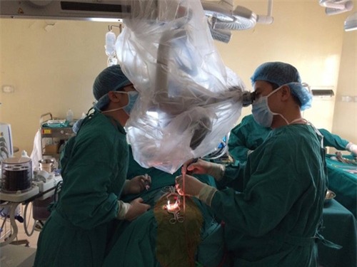 chu quan voi con dau lung am i, co gai tre “chet lang” khi bac sy doc ket qua - 2