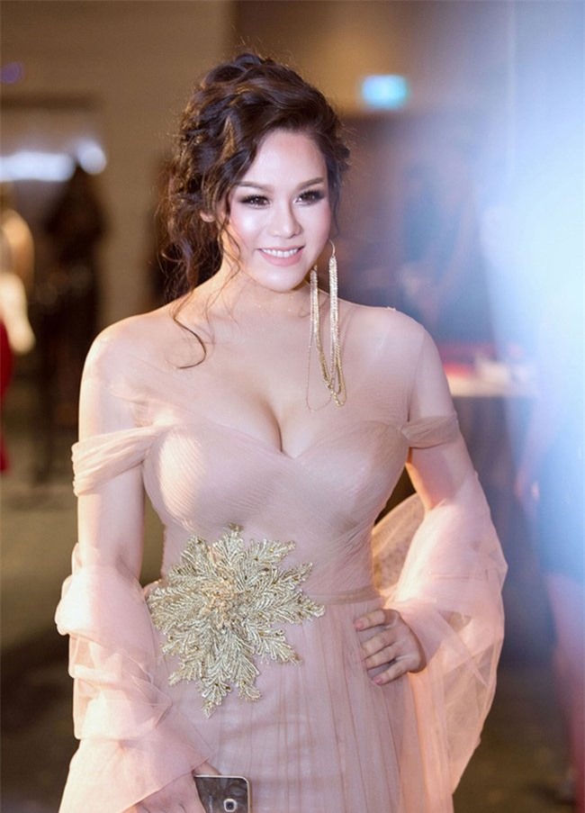 ca showbiz viet giat minh khi "gap lai" nguoi dep nay hinh anh 5