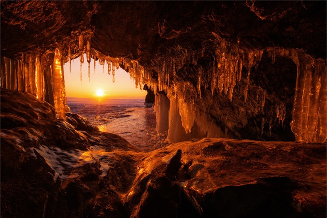 16 hang động sở hữu vẻ đẹp hùng vĩ và lộng lẫy đến khó tin của thế giới - Ảnh 4.