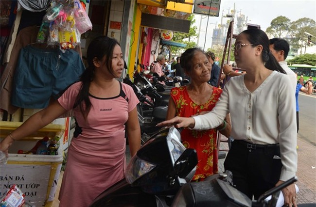 Nhieu lanh dao quan o TP.HCM truc tiep 'doi' via he hinh anh 1