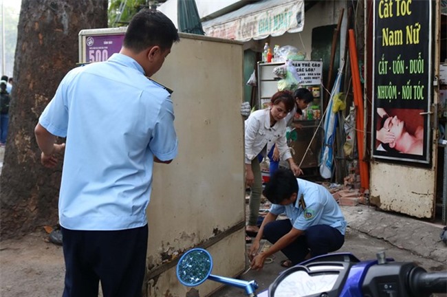 Nhieu lanh dao quan o TP.HCM truc tiep 'doi' via he hinh anh 3