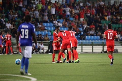 Mac Hong Quan nhan the do, Quang Ninh thua nguoc o Singapore hinh anh 5