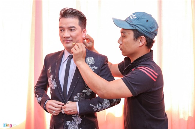 Le Quyen mang nhan kim cuong dat do di cham thi Than tuong Bolero hinh anh 5