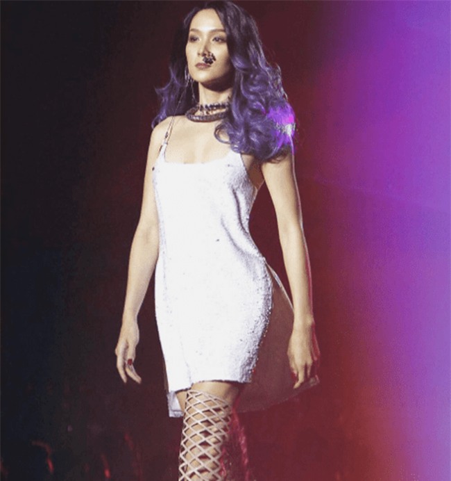 ve non na "khieu khich" cua hh chuyen gioi vua dang quang hinh anh 13