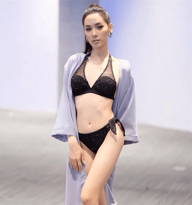 ve non na "khieu khich" cua hh chuyen gioi vua dang quang hinh anh 16