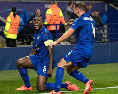 Niềm vui của thủ quân đội chủ nhà