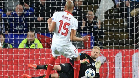 Schmeichel kết thúc hy vọng của Sevilla với pha cản phá 11m thành công