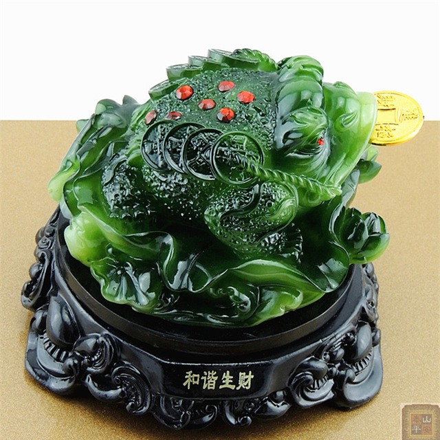 Thiềm Thừ nên đặt trên nóc két sắt, hướng quay vào trong nhà.