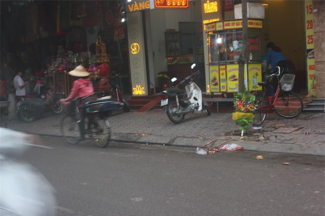 Câu chuyện xúc động về hai người mẹ nghèo đứng ngần ngại trước shop thời trang trẻ ở Bắc Giang - Ảnh 4.