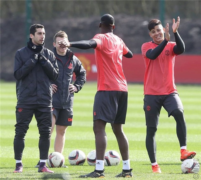 Man Utd ron ra tieng cuoi chuan bi tiep don Rostov hinh anh 10