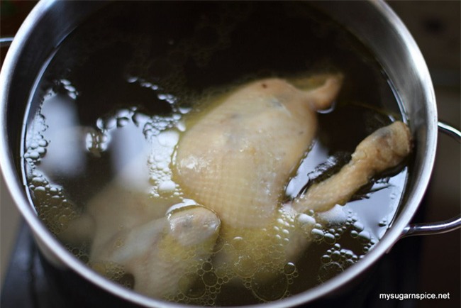 Nhớ như in quy tắc 10-15 trong đầu, tôi luộc gà nghìn con ngon như một - Ảnh 1.