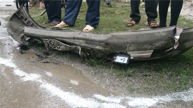 Hien truong oto tai dam xe don dau, 17 nguoi thuong vong hinh anh 7