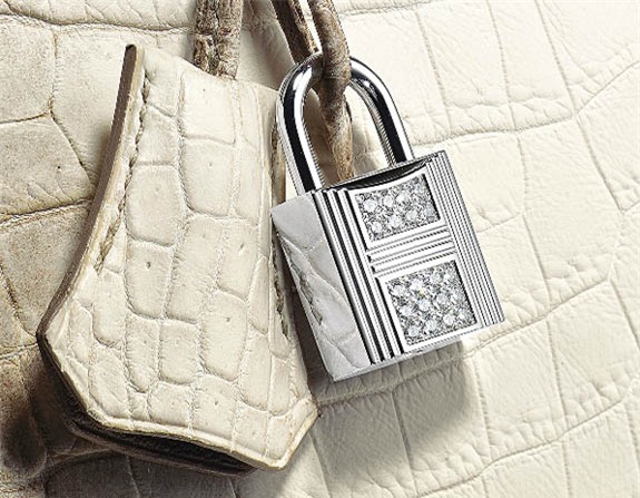 su that ve chiec tui khien ngoc trinh, do manh cuong khau chien rat mat - 7