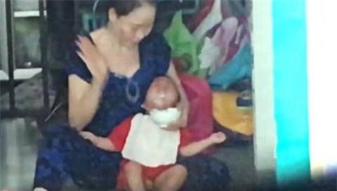 bảo mẫu, bảo mẫu hành hạ trẻ, bảo mẫu bạo hành trẻ, mầm non