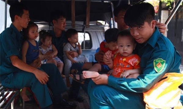 bảo mẫu, bảo mẫu hành hạ trẻ, bảo mẫu bạo hành trẻ, mầm non