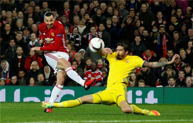 Mata lap cong dua MU vao tu ket Europa League hinh anh 5