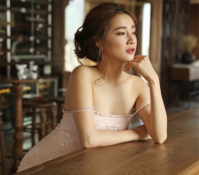 nha phuong va hang loat my nu vbiz mac tre nai qua muc hinh anh 2