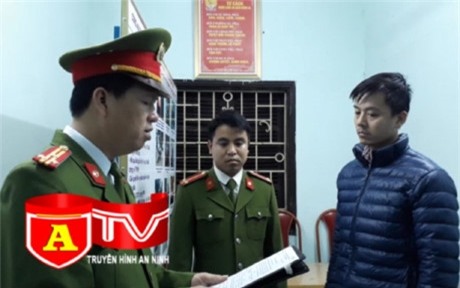 Hanh trinh buoc nghi can xam hai be gai o Hoang Mai tra tay vao cong - Anh 1