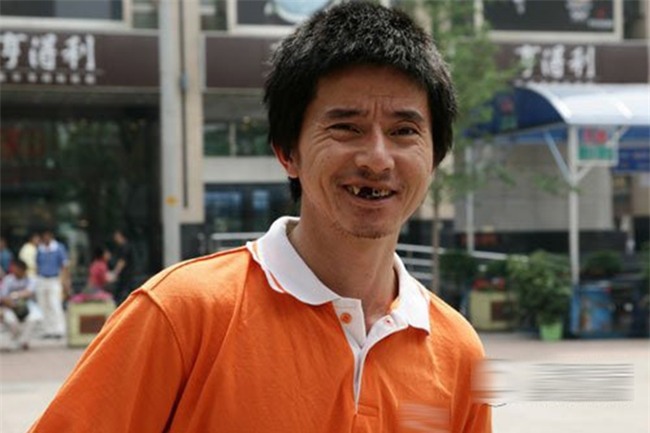 Nhan sắc tụt dốc không phanh của chàng ăn mày đẹp trai nhất Trung Quốc từng khuấy đảo mạng xã hội năm xưa - Ảnh 8.