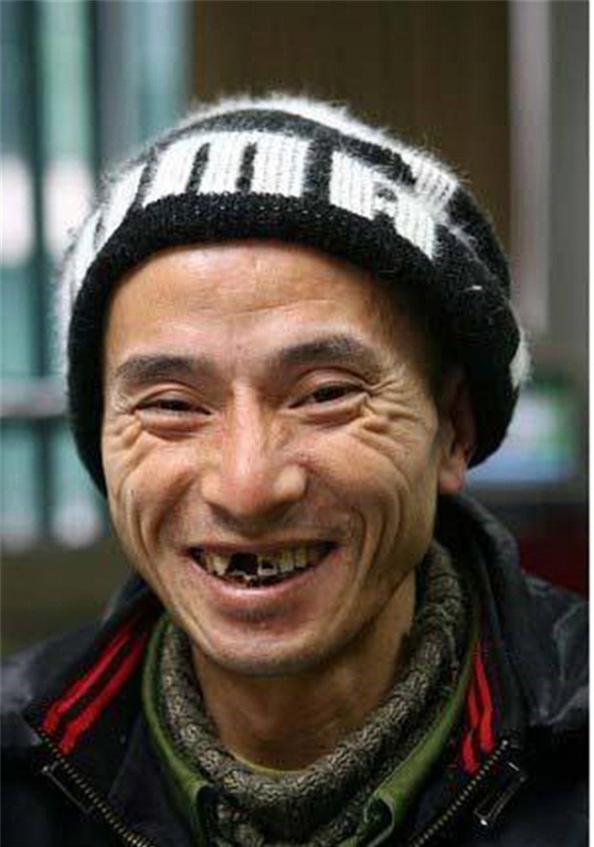 Nhan sắc tụt dốc không phanh của chàng ăn mày đẹp trai nhất Trung Quốc từng khuấy đảo mạng xã hội năm xưa - Ảnh 9.